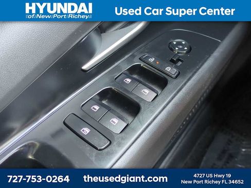 Used 2024 Hyundai Elantra SE FWD image 23