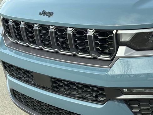 New 2026 Jeep Grand Cherokee L Limited AWD/4WD image 16