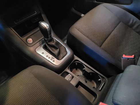 Used 2017 Volkswagen Tiguan Limited w/ Premium Package image 26