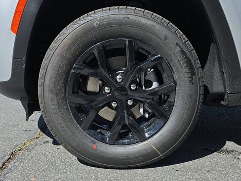 New 2026 Jeep Grand Cherokee Altitude AWD/4WD image 12