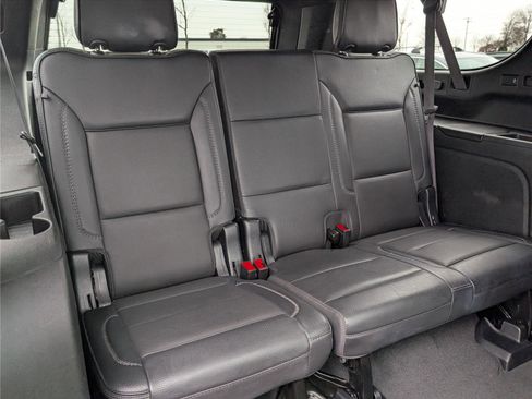 Used 2023 GMC Yukon XL Denali image 13
