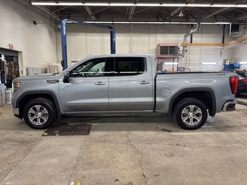 Used 2025 GMC Sierra 1500 SLT AWD/4WD image 3