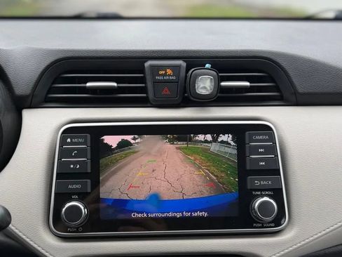 Used 2021 Nissan Versa SV image 12