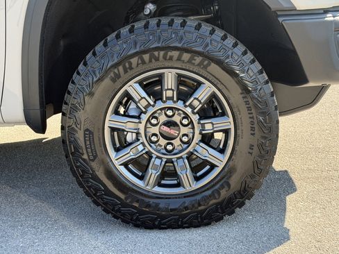 New 2026 GMC Sierra 1500 AT4X AWD/4WD image 17