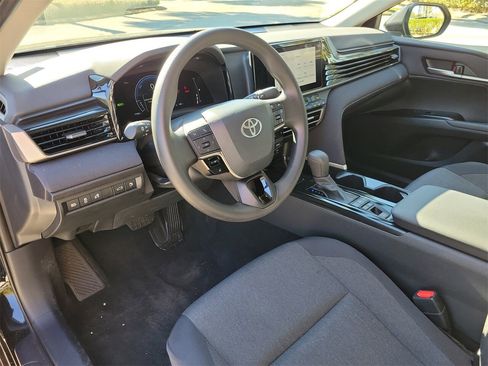 Used 2025 Toyota Camry LE image 16