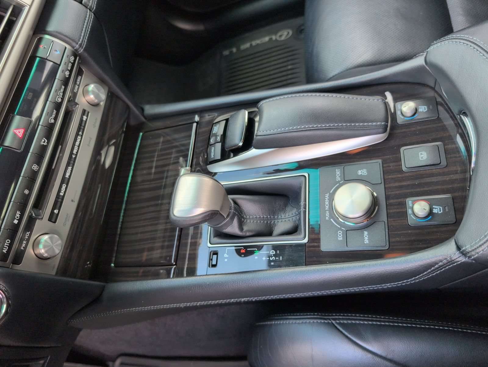 Used 2014 Lexus LS 460 w/ Comfort Package RWD image 8