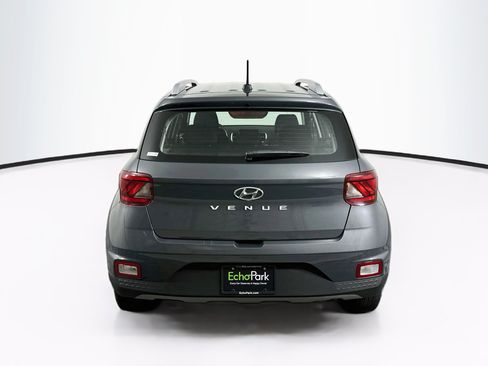 Used 2025 Hyundai Venue SEL FWD image 7