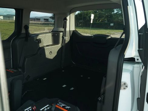 Used 2021 Ford Transit Connect XLT FWD image 22