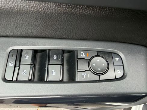 Used 2024 Nissan Pathfinder SV w/ Black Appearance Package FWD image 13