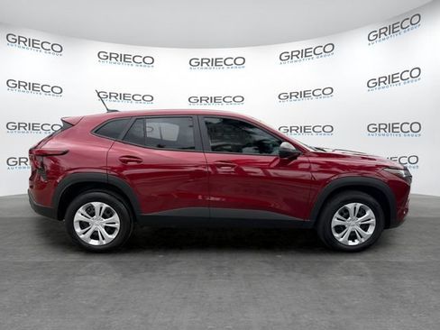 Certified 2024 Chevrolet Trax LS FWD image 8