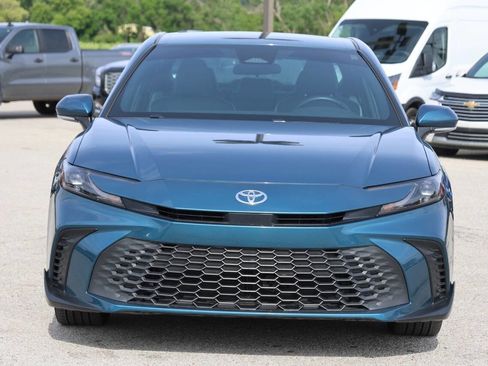 Used 2025 Toyota Camry SE FWD image 5