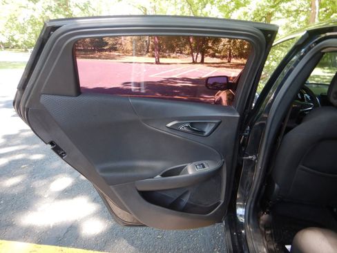Used 2020 Chevrolet Malibu LT FWD image 17