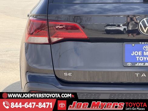 Used 2024 Volkswagen Taos SE image 10