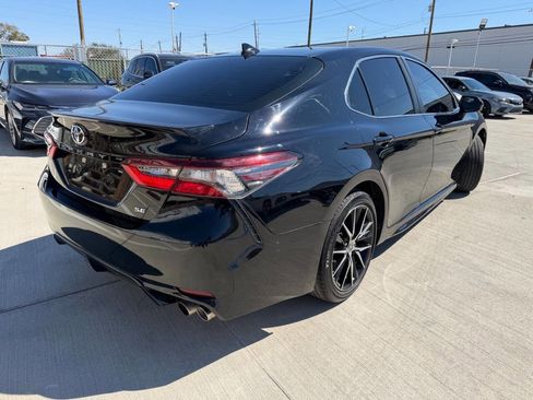 Used 2021 Toyota Camry SE w/ Carpet Mat Package (TMS) image 6