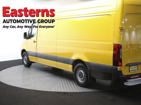 Used 2021 Mercedes-Benz Sprinter 2500 w/ Acoustic Package image 61