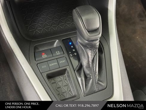 Used 2020 Toyota RAV4 XLE FWD image 37