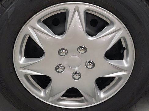 Used 2020 Nissan Kicks S FWD image 31
