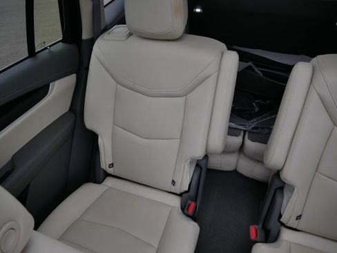 Certified 2024 Cadillac XT6 Premium Luxury w/ LPO, Floor Liner Package AWD/4WD image 12