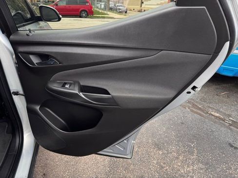 Used 2023 Chevrolet Bolt EUV LT image 27