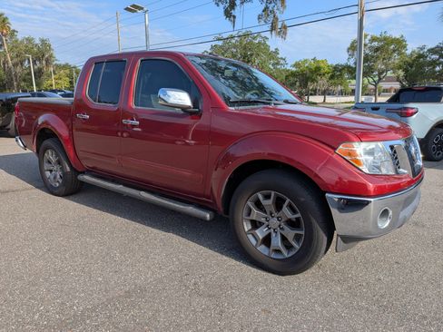 Used 2019 Nissan Frontier SL RWD image 2