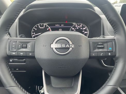 Used 2025 Nissan Rogue SV image 30