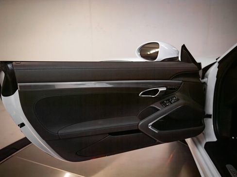 Used 2023 Porsche 718 Boxster S RWD image 21