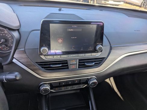 Used 2023 Nissan Altima 2.5 SV image 14