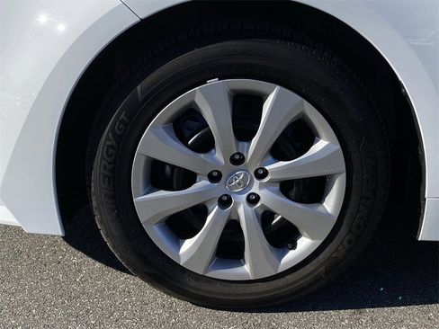 Certified 2025 Toyota Corolla LE image 12