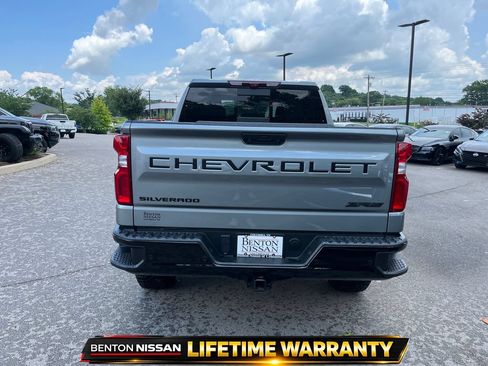 Used 2023 Chevrolet Silverado 1500 ZR2 w/ Technology Package AWD/4WD image 7
