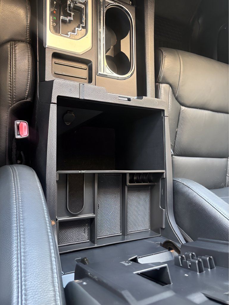 Used 2016 Toyota Tundra Limited w/ Limited Premium Package RWD image 24