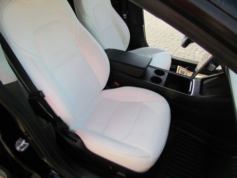 Used 2021 Tesla Model 3 Standard Range Plus RWD image 16