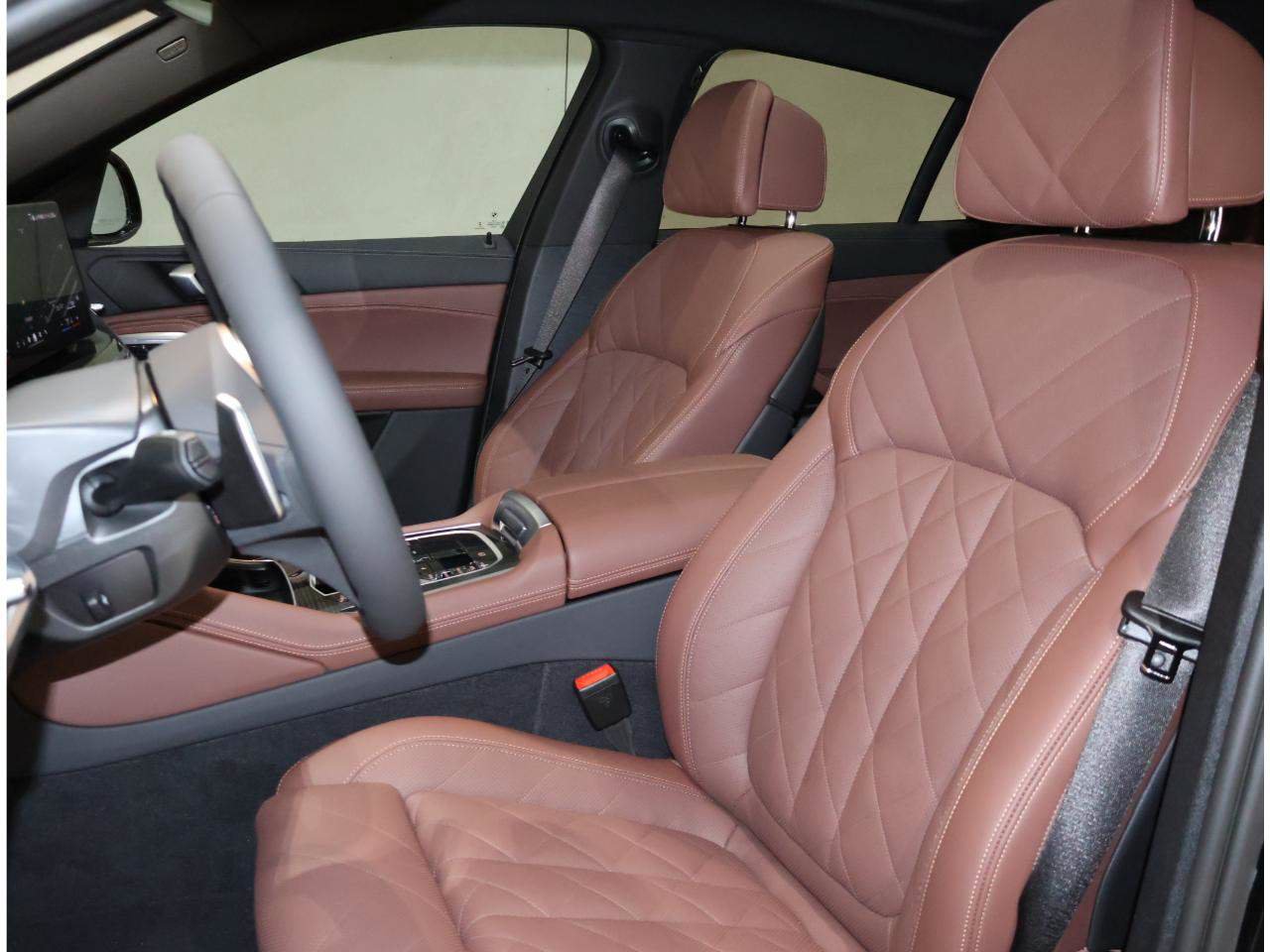 New 2027 BMW X6 xDrive40i w/ Climate Comfort Package AWD/4WD image 13
