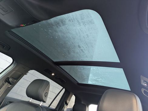 Used 2022 Volkswagen Tiguan SEL R-Line image 21