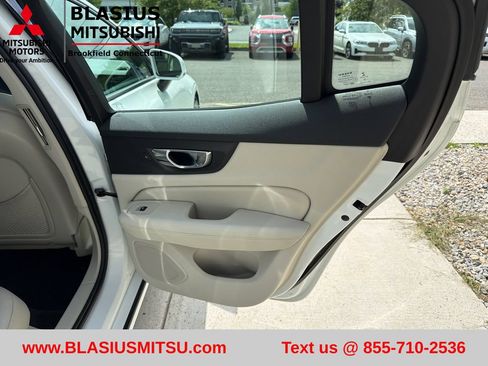 Used 2019 Volvo S60 T5 Momentum w/ Multimedia Package FWD image 52