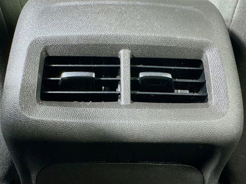 Used 2022 Chevrolet Equinox LT image 25