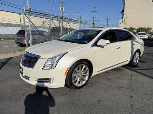 Used 2013 Cadillac XTS Luxury AWD/4WD image 2