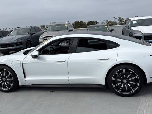 Used 2021 Porsche Taycan image 3