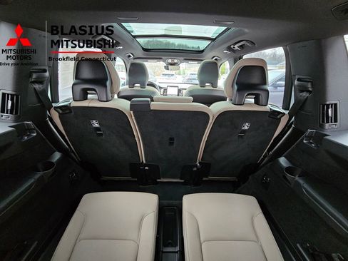 Used 2025 Volvo XC90 B6 Plus image 27