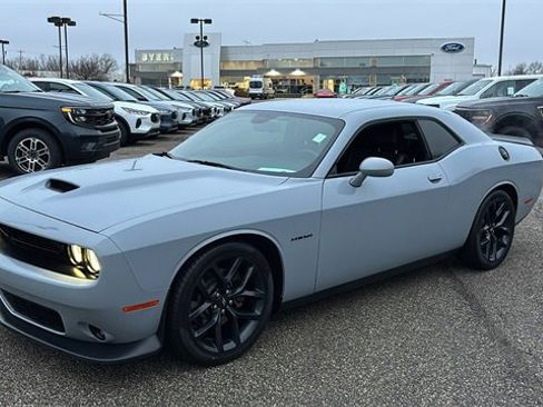 Used 2020 Dodge Challenger R/T w/ Plus Package image 2