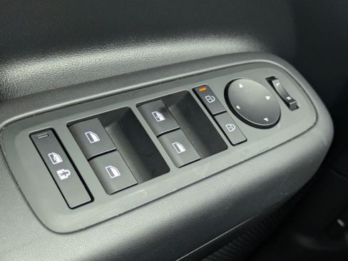 Used 2025 Hyundai Santa Fe SE FWD image 15