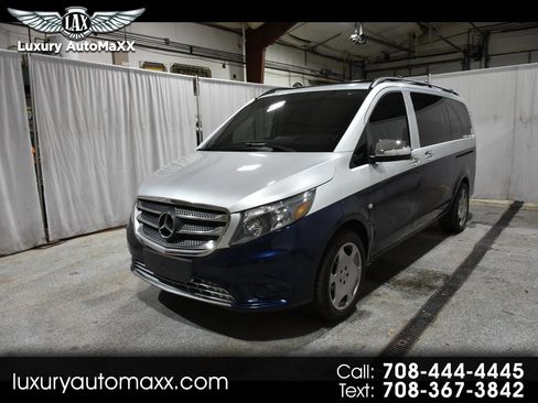 Used 2016 Mercedes-Benz Metris Passenger image 1