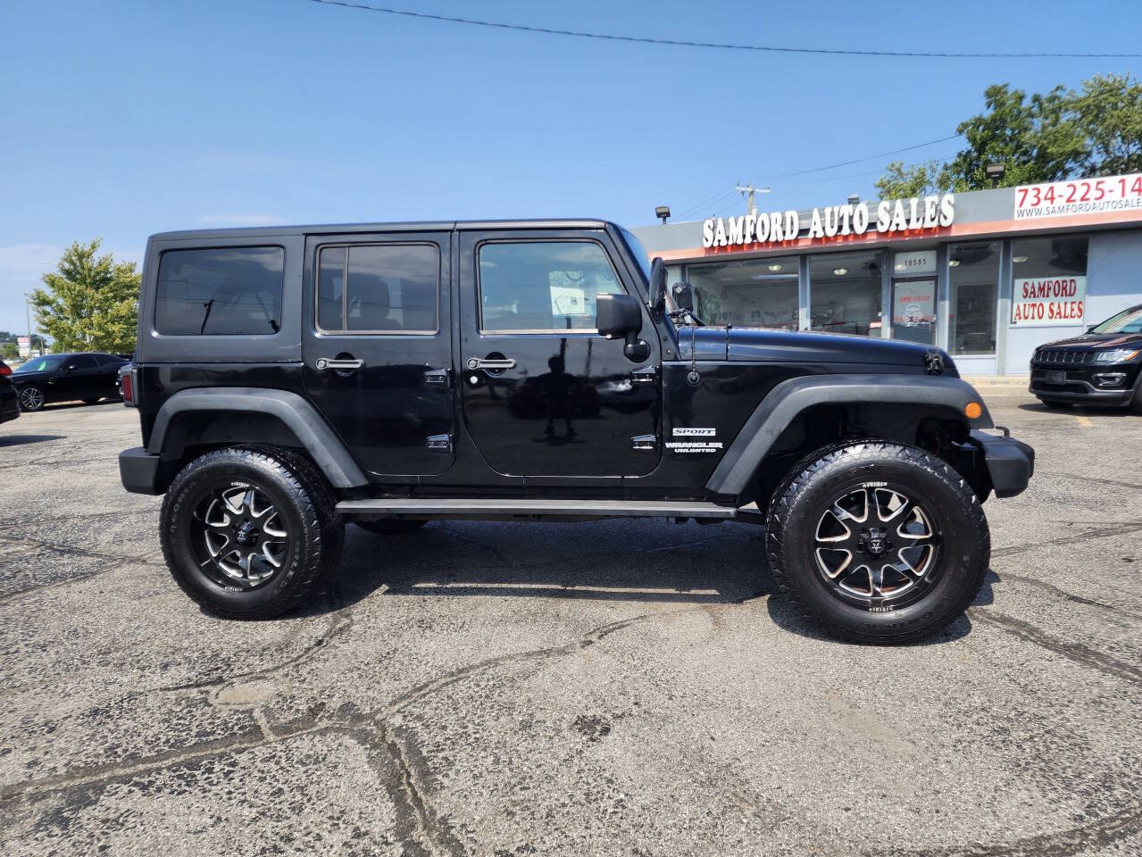 Used 2013 Jeep Wrangler Unlimited Sport AWD/4WD image 9