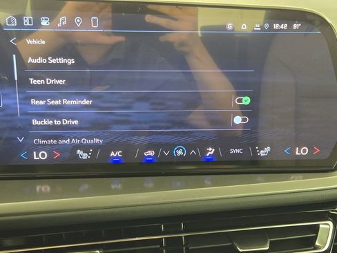 New 2026 Chevrolet Traverse LT w/ Midnight/Sport Edition FWD image 17