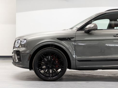 Used 2021 Bentley Bentayga image 9