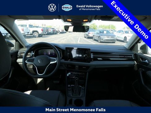 New 2025 Volkswagen Jetta SE image 30