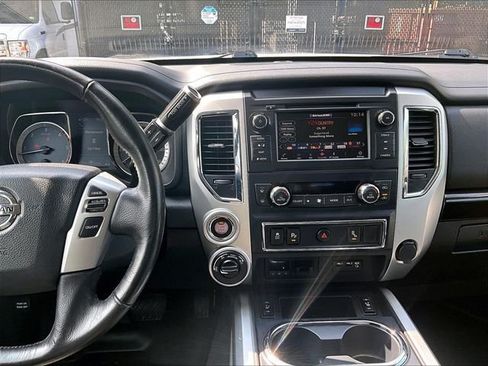 Used 2019 Nissan Titan SV w/ SV Convenience Package AWD/4WD image 6