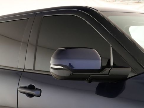 Used 2022 Toyota Tundra SR5 w/ SR5 Premium Package image 40