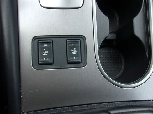 Used 2023 Nissan Murano SV image 17