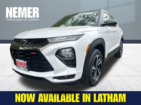 Used 2022 Chevrolet TrailBlazer RS w/ Technology Package AWD/4WD image 1