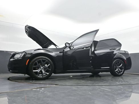 Used 2022 Chrysler 300 Touring w/ Sport Appearance Package RWD image 59